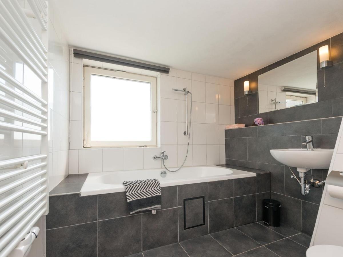 Modern Holiday Home Near River In Amelgatzen Emmerthal Room photo